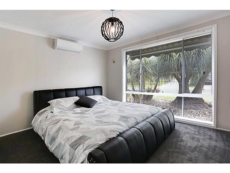 4 Prairie Glen, Claremont Meadows NSW 2747