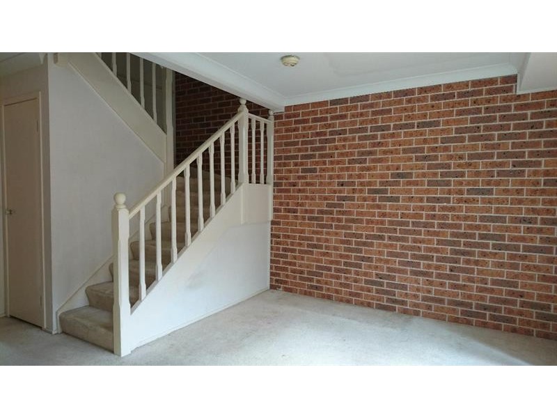 3/2 Robert  St, Penrith NSW 2750