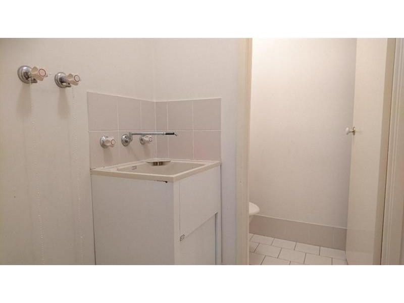 3/2 Robert  St, Penrith NSW 2750