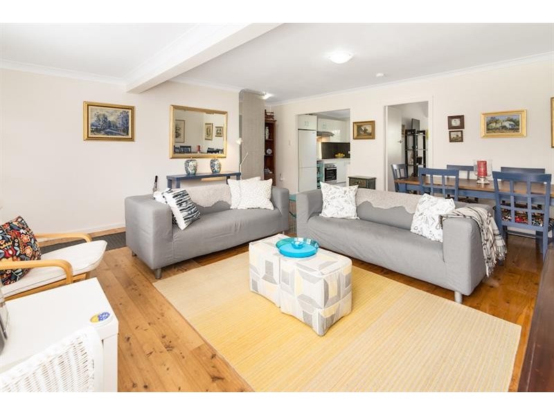 18 West Kahala Ave, Budgewoi NSW 2262