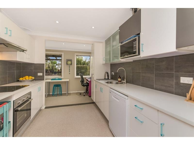 18 West Kahala Ave, Budgewoi NSW 2262