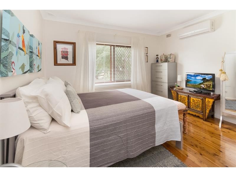 18 West Kahala Ave, Budgewoi NSW 2262