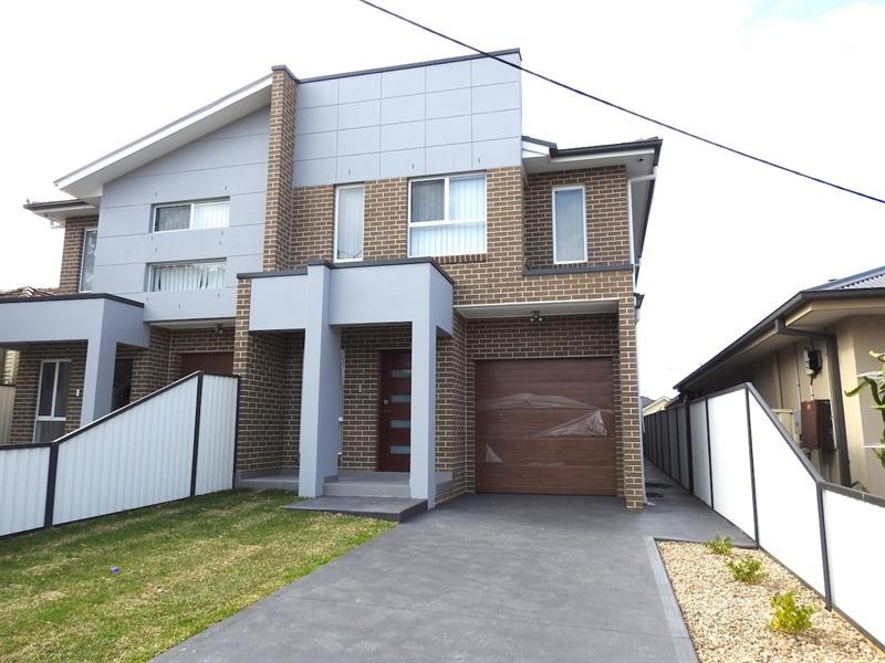 212 Hamilton Rd, Fairfield NSW 2165