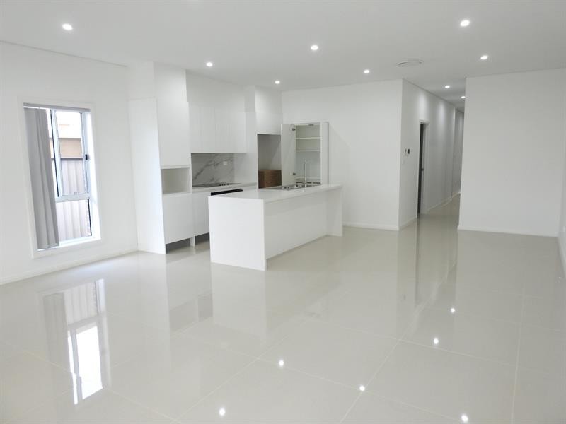 212 Hamilton Rd, Fairfield NSW 2165