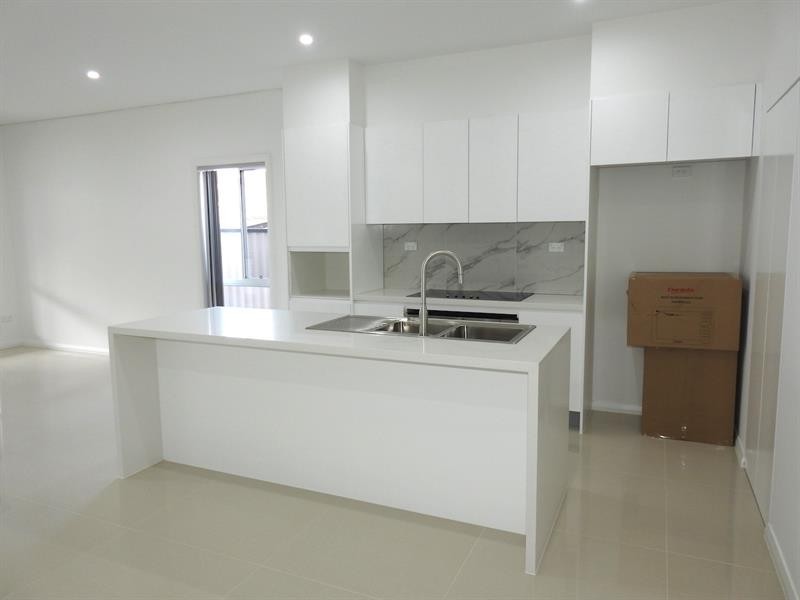 212 Hamilton Rd, Fairfield NSW 2165