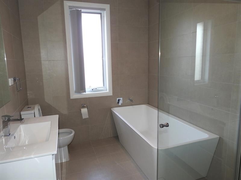 212 Hamilton Rd, Fairfield NSW 2165