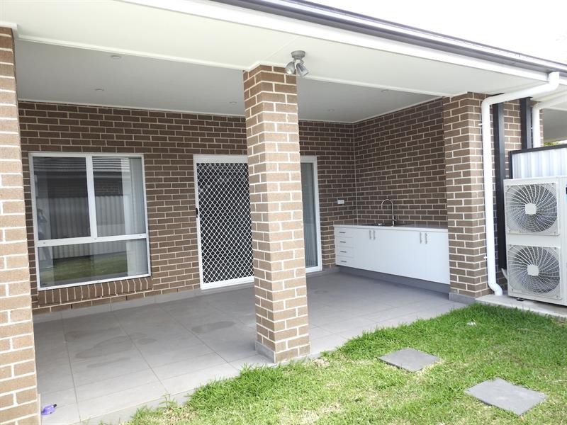 212 Hamilton Rd, Fairfield NSW 2165