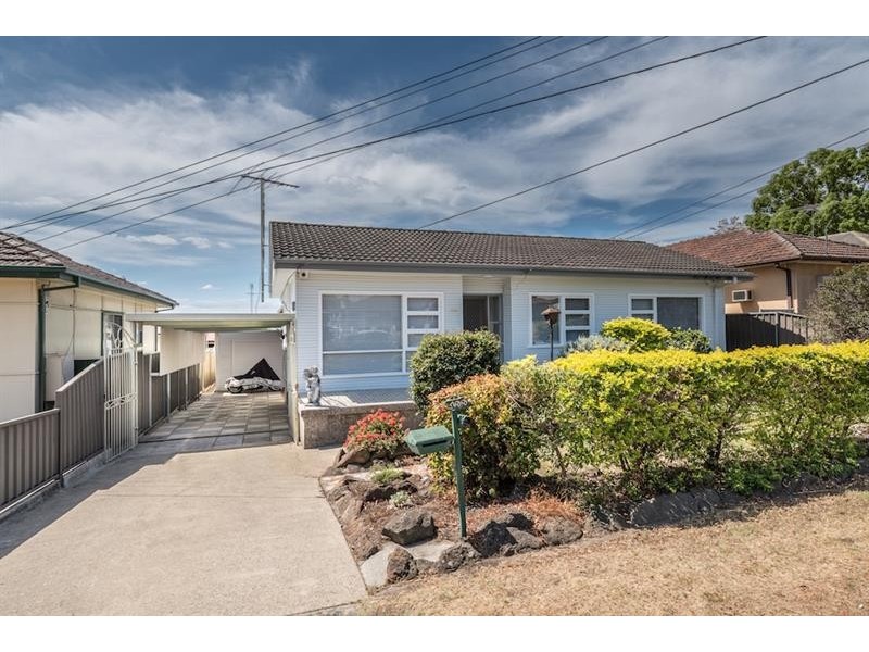 799 The Horsley Dr, Smithfield NSW 2164