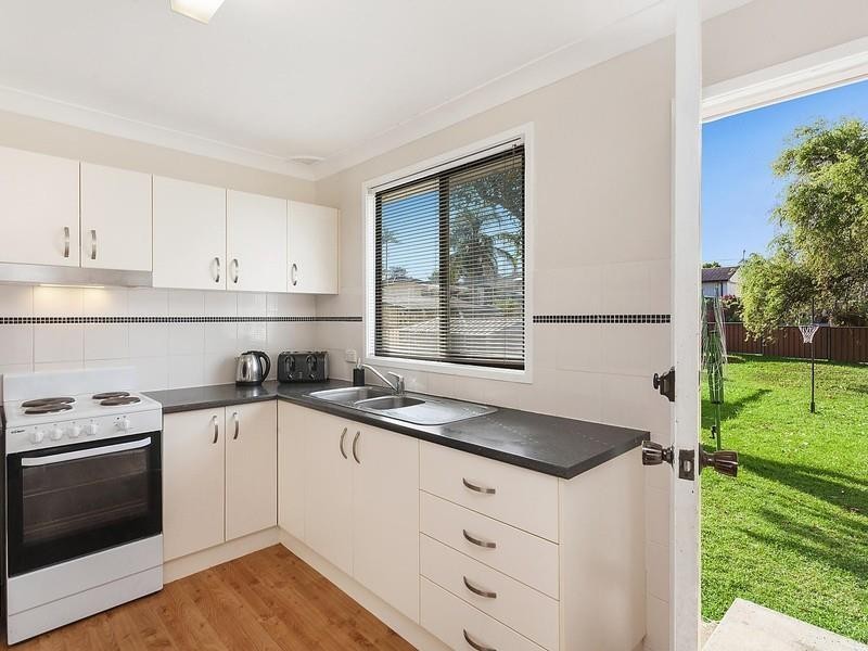 11 SWAN St, Kanwal NSW 2259