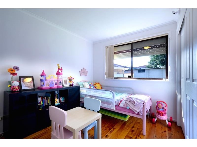 15 Quarry Rd, Bossley Park NSW 2176