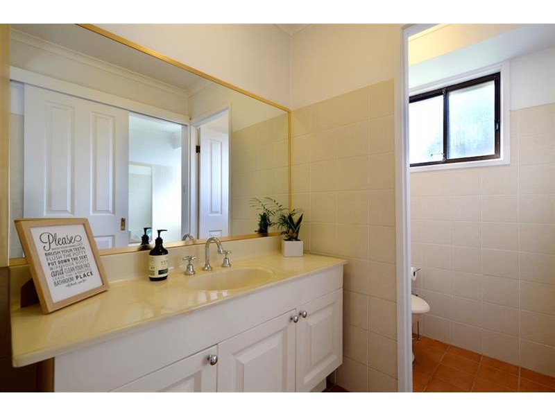 15 Quarry Rd, Bossley Park NSW 2176