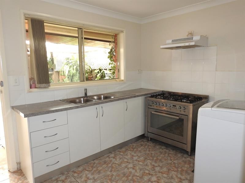 Edensor Park NSW 2176