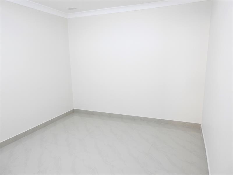 Edensor Park NSW 2176