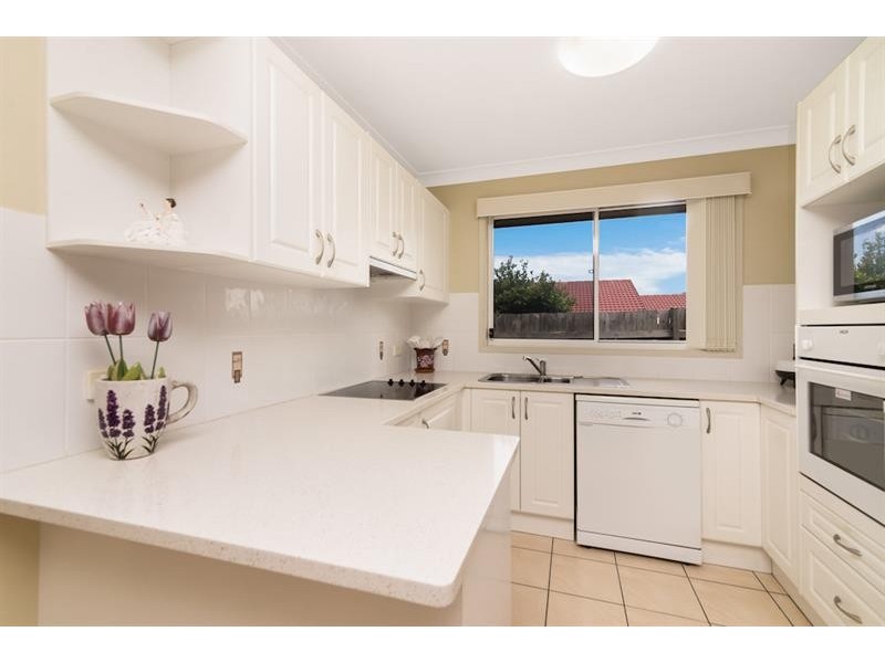 6 Fir Ct, Blue Haven NSW 2262