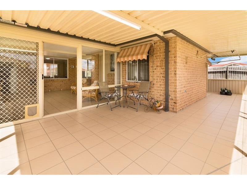 6 Fir Ct, Blue Haven NSW 2262