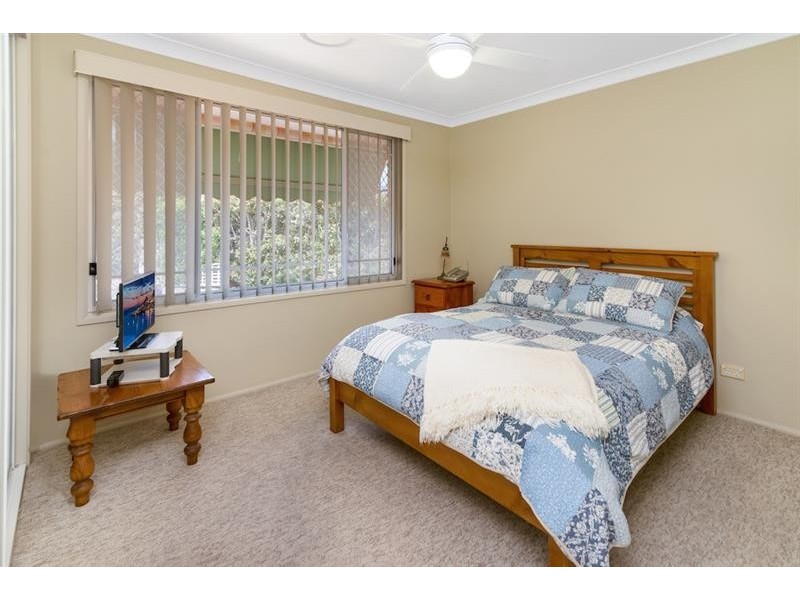 6 Fir Ct, Blue Haven NSW 2262
