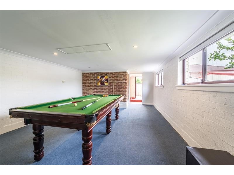 25 Tallowood Cres, Bossley Park NSW 2176