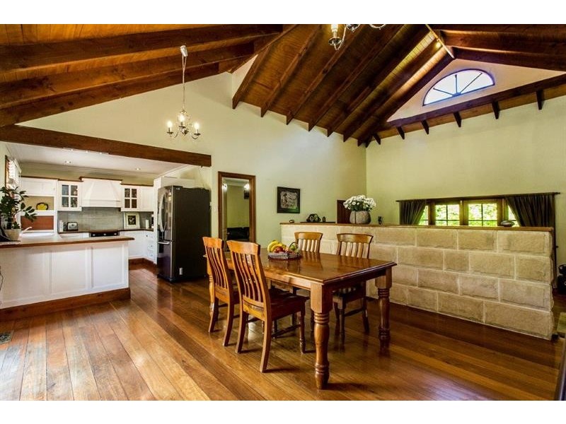 25 Currawong Cres, Bowen Mountain NSW 2753