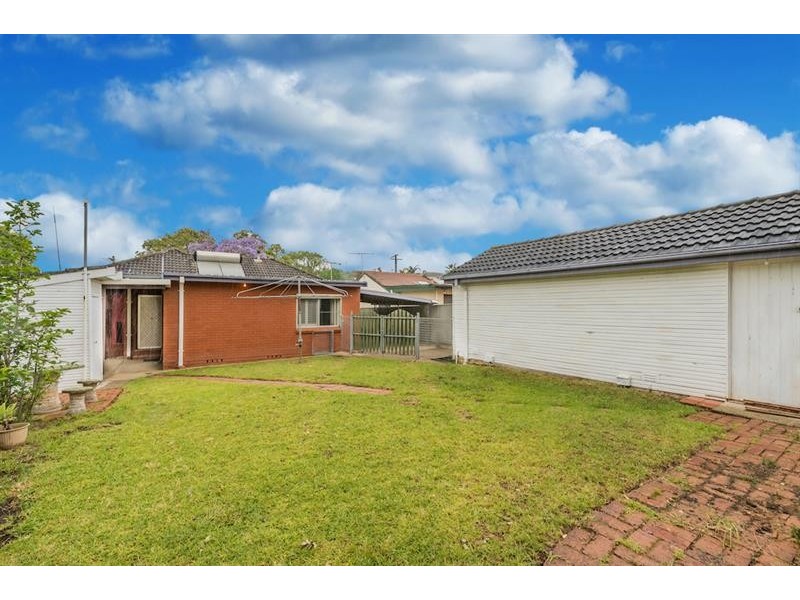 25 Hinkler St, Smithfield NSW 2164