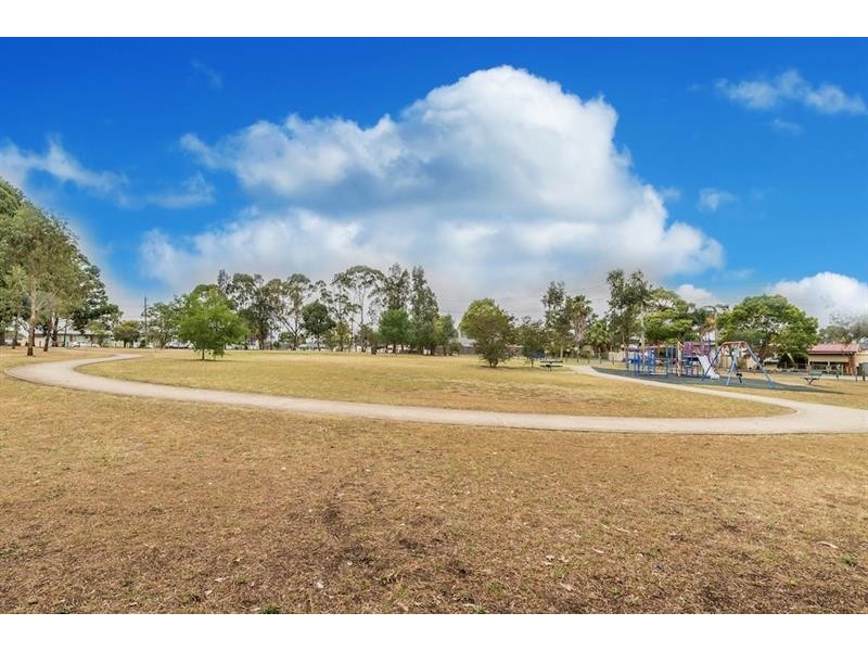 25 Hinkler St, Smithfield NSW 2164