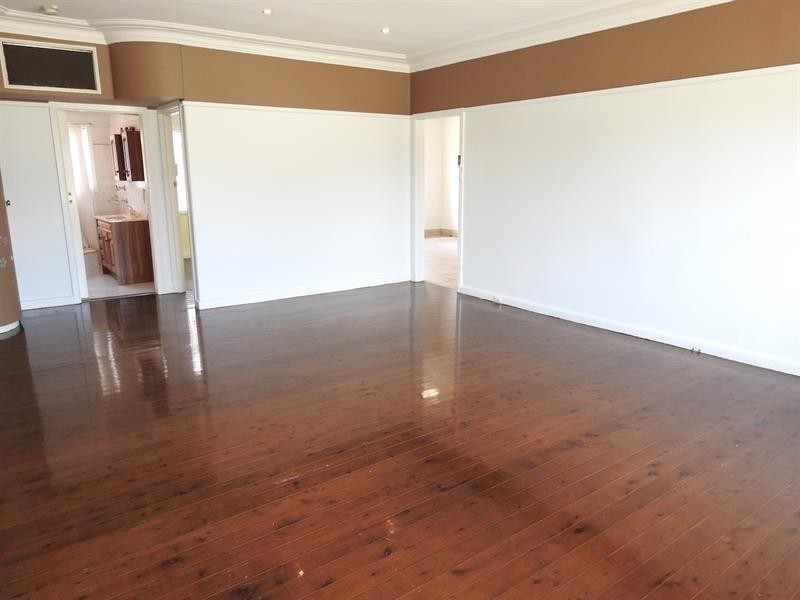 8 Faulds Rd, Guildford West NSW 2161