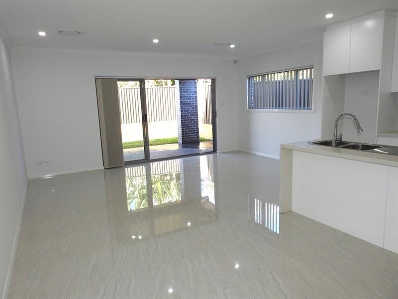 58 Lombard St, Fairfield West NSW 2165
