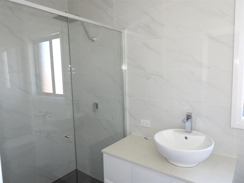 58 Lombard St, Fairfield West NSW 2165