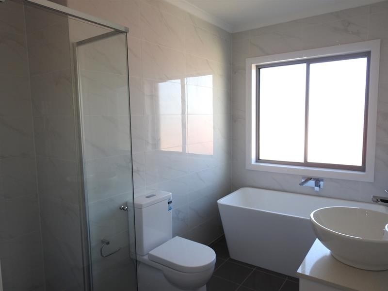 58 Lombard St, Fairfield West NSW 2165