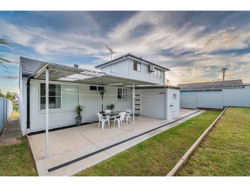 310 Hamilton St, Fairfield West NSW 2165