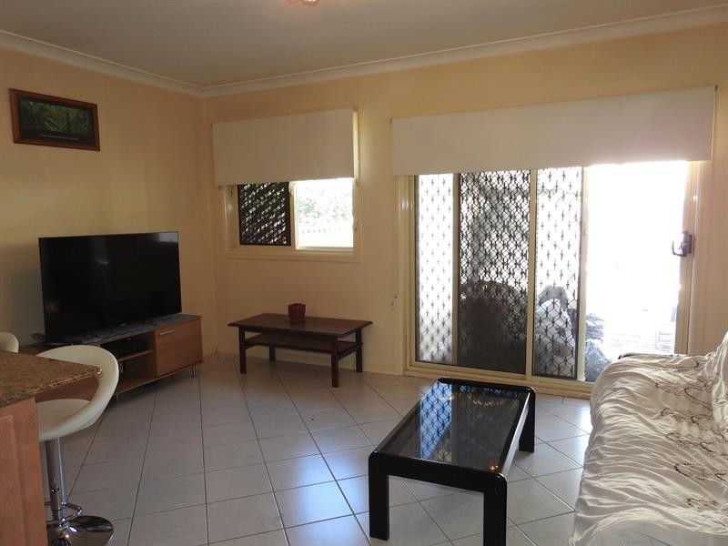 13 Wenden St, Fairfield West NSW 2165