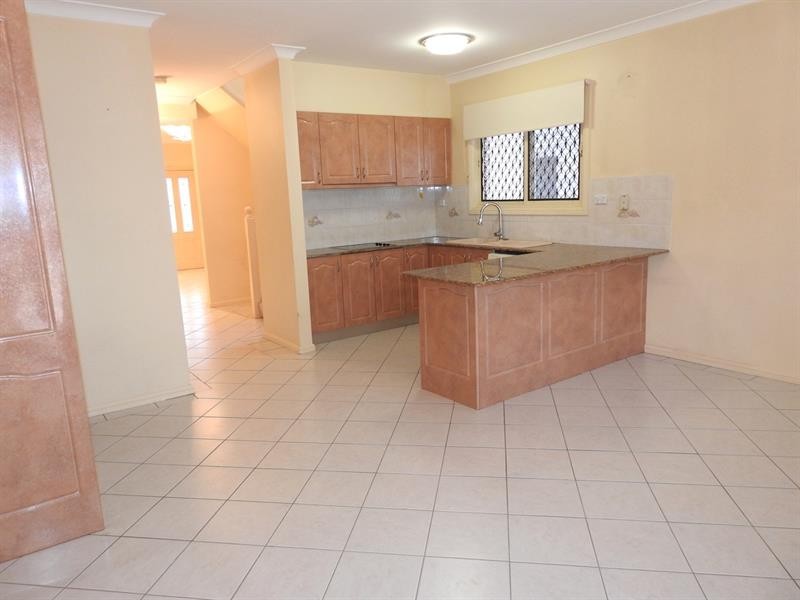 13 Wenden St, Fairfield West NSW 2165