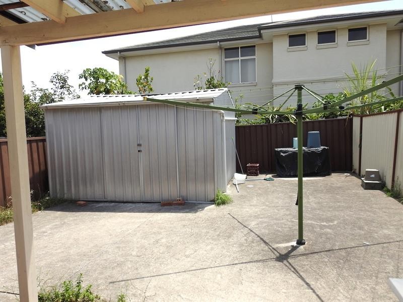 13 Wenden St, Fairfield West NSW 2165