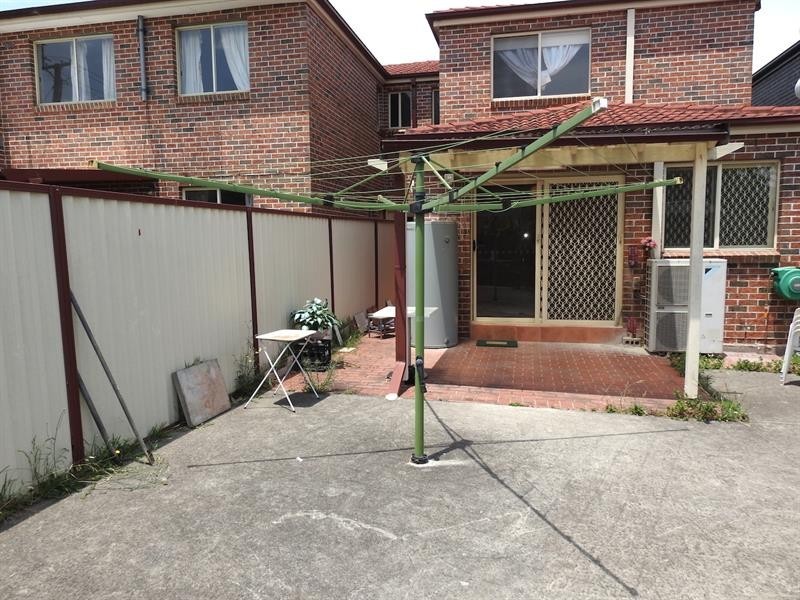 13 Wenden St, Fairfield West NSW 2165