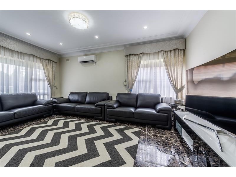 5 Rosemont Ave, Smithfield NSW 2164