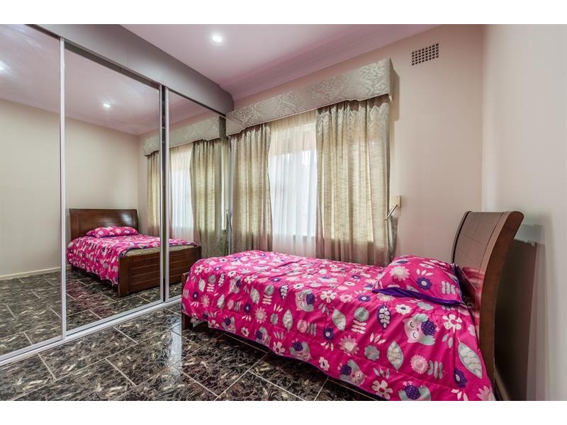 5 Rosemont Ave, Smithfield NSW 2164