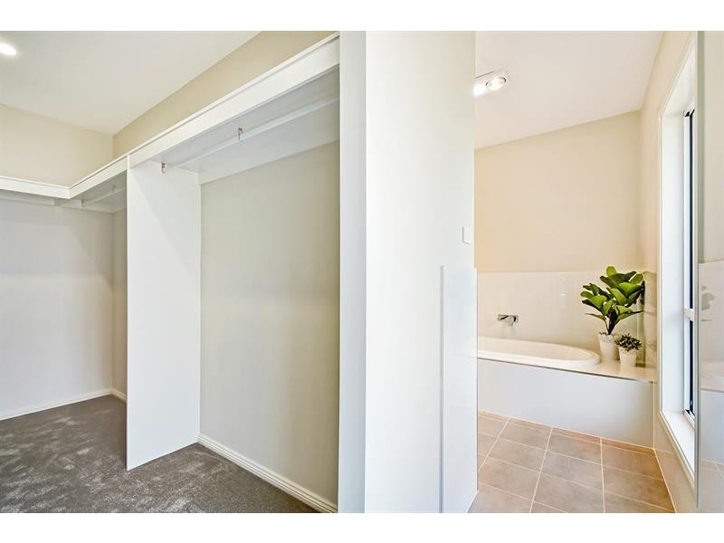 12 Denham Cl, Moss Vale NSW 2577