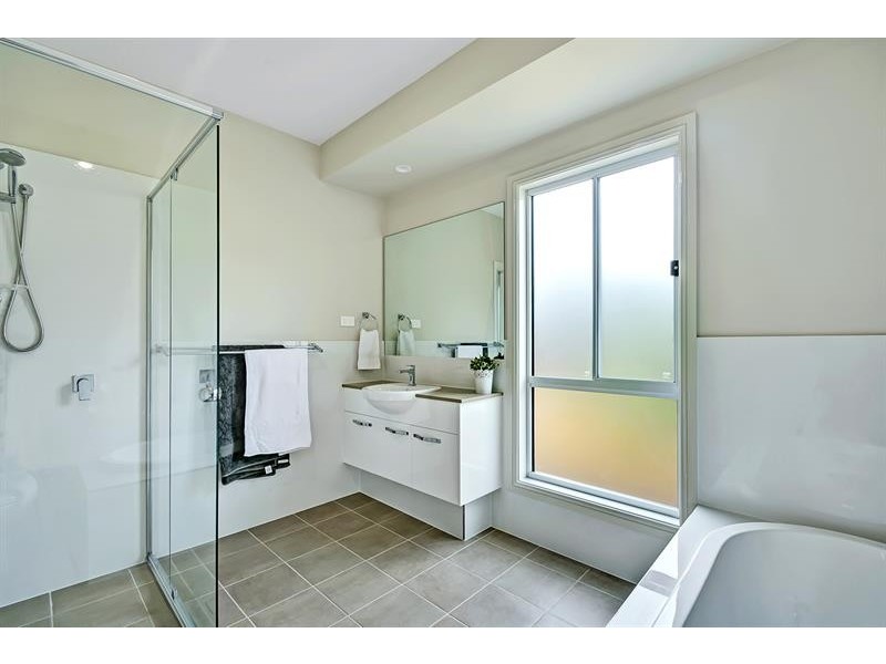 12 Denham Cl, Moss Vale NSW 2577