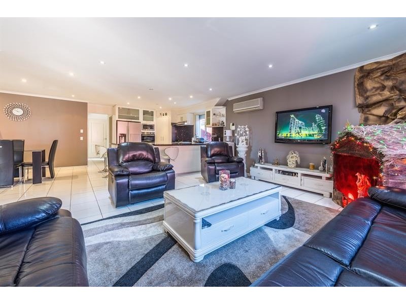 1 Corella Rd, Green Valley NSW 2168