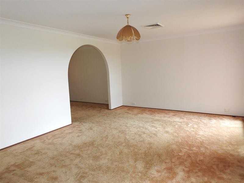 11 Calaria  Close, Edensor Park NSW 2176