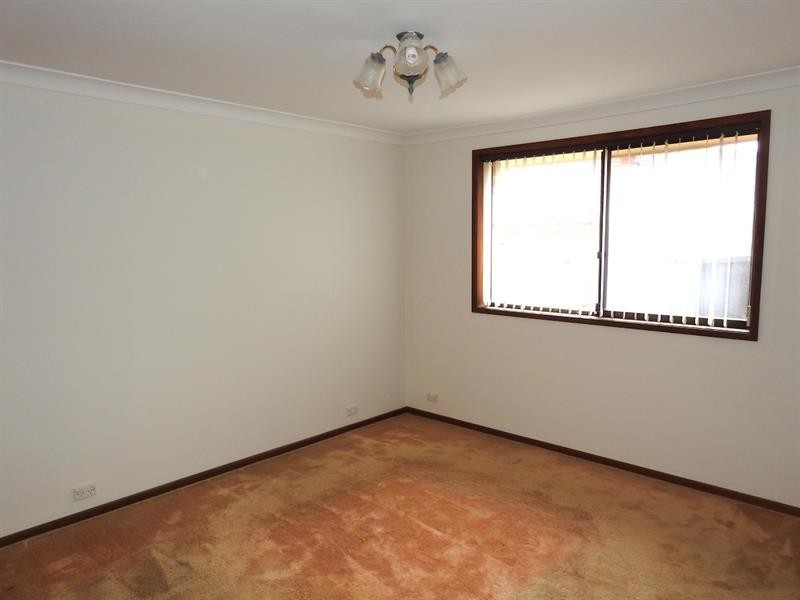 11 Calaria  Close, Edensor Park NSW 2176