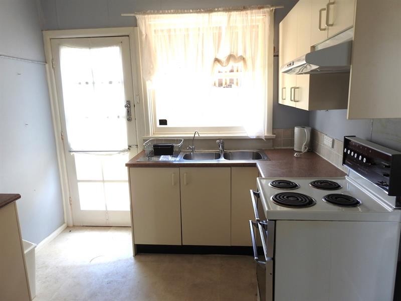 16 Tripoli St, Fairfield West NSW 2165