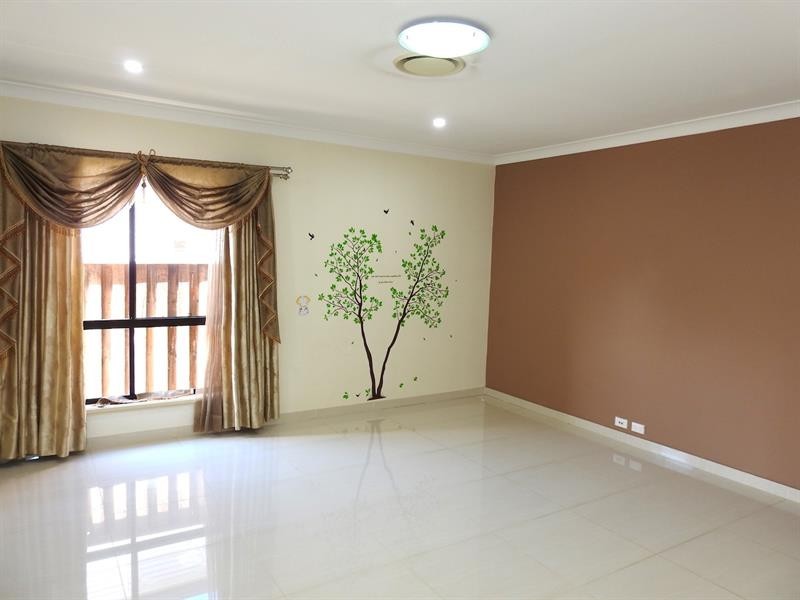 7 Balgownie Road, Prestons NSW 2170