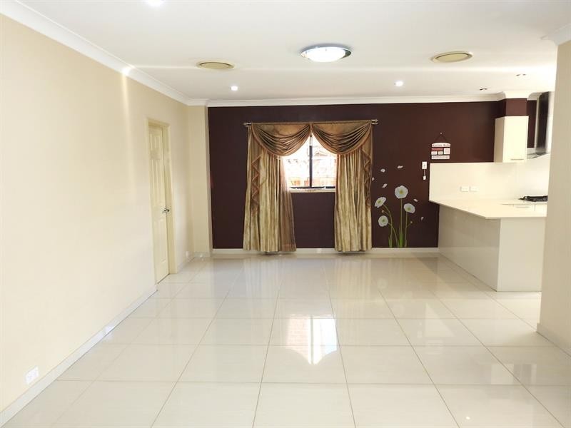 7 Balgownie Road, Prestons NSW 2170