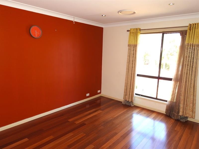 7 Balgownie Road, Prestons NSW 2170