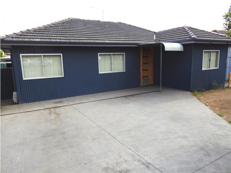 213 Hamilton Rd, Fairfield Heights NSW 2165
