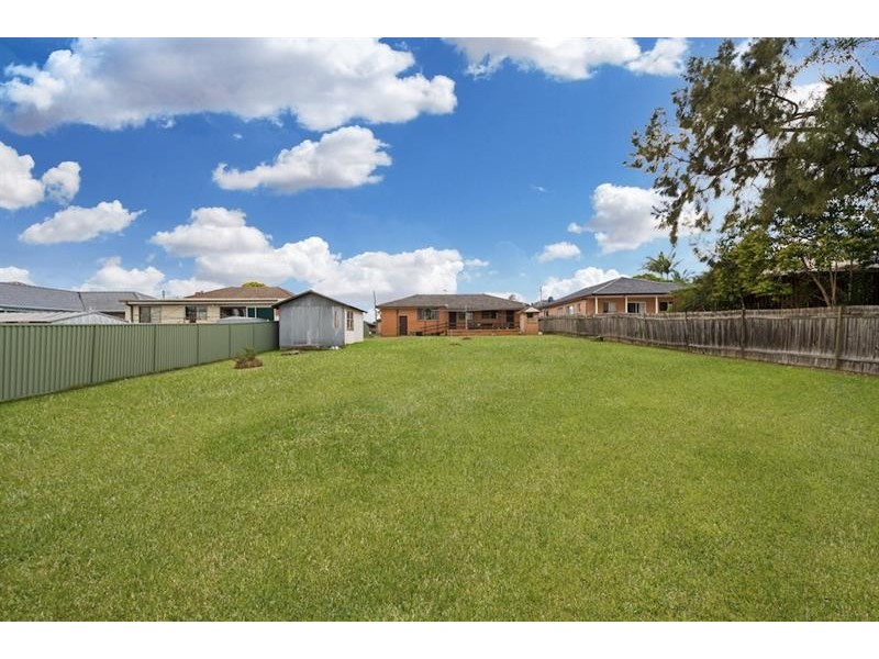 25 Hubert St, Fairfield NSW 2165