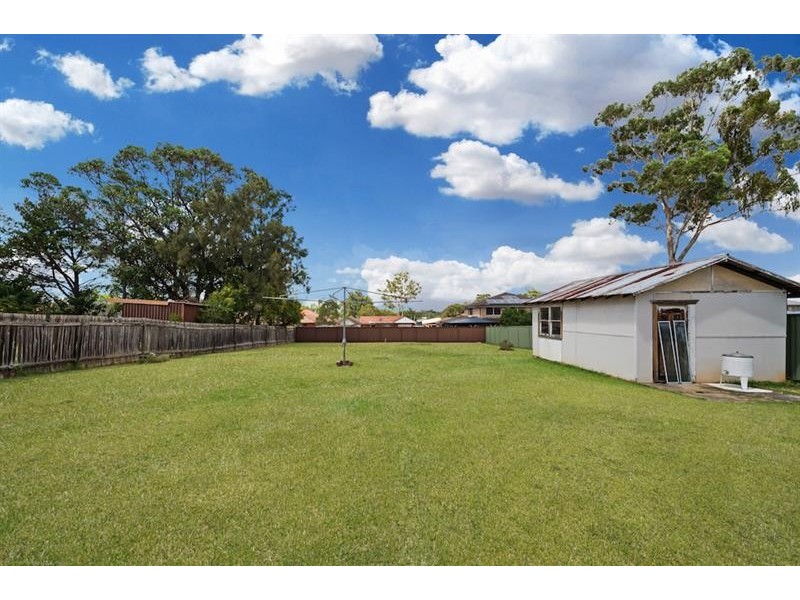 25 Hubert St, Fairfield NSW 2165
