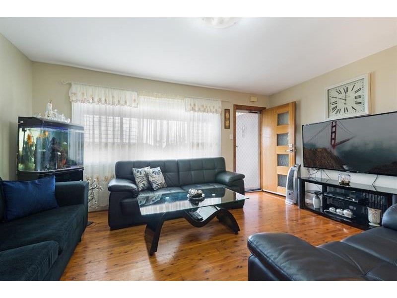 21 Atherton St, Fairfield West NSW 2165