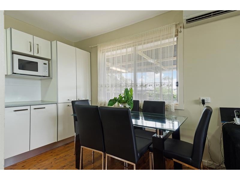 21 Atherton St, Fairfield West NSW 2165