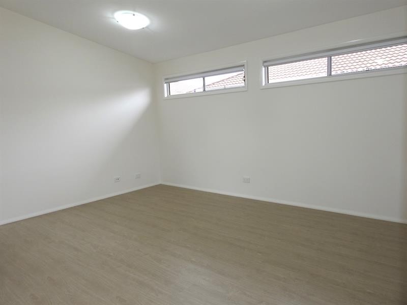 92 Restwell Rd, Bossley Park NSW 2176